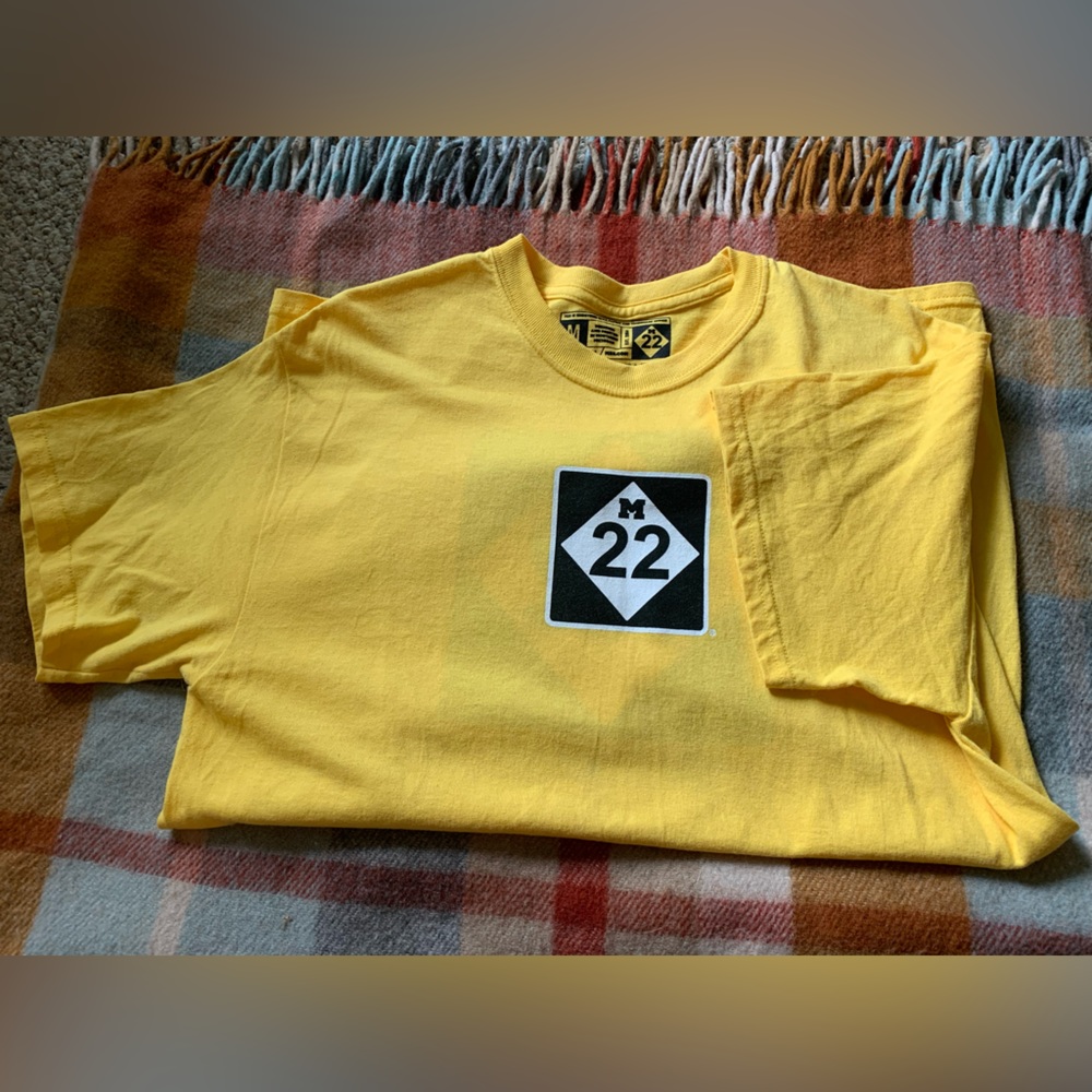 NWOT Unisex Yellow M22 TShirt